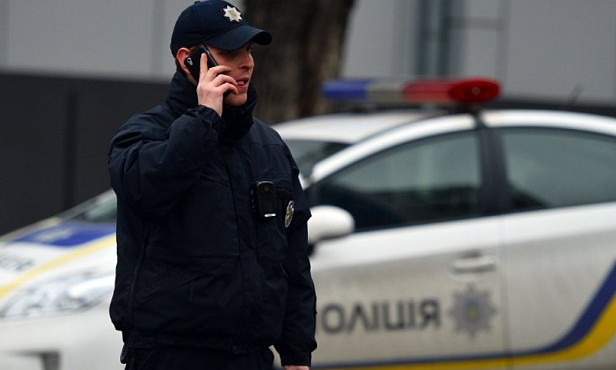 В Киеве полицейские нагло украли у иностранца 50 тысяч долларов