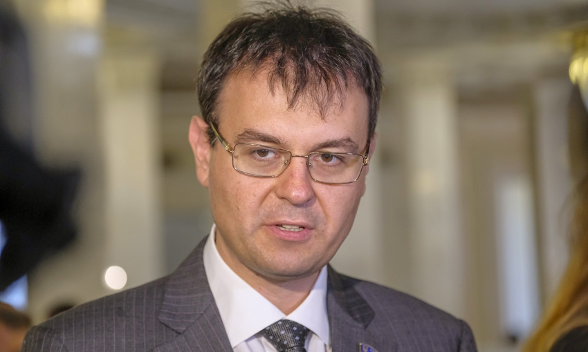 «Решение принято. Печаль», - Даниил Гетманцев проккоментировал решение об острочке введения кассовых аппаратов для бизнеса