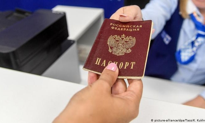 Паспортный вопрос: появилась реакция Офиса президента на указы Путина