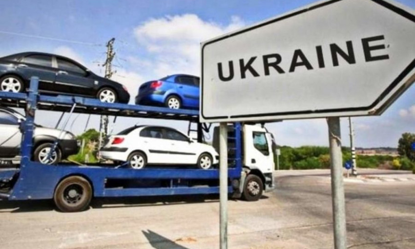 Президент підписав закон про спрощення ввезення імпортних автомобілів: всі на «євробляхах»!
