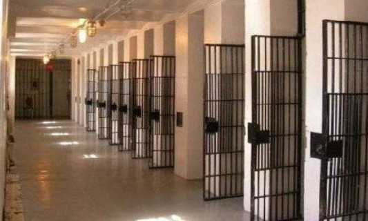 Стало известно, сколько принесли в бюджет платные камеры в СИЗО