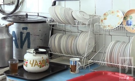 В школах Кривого Рога обнаружили некачественные продукты питания