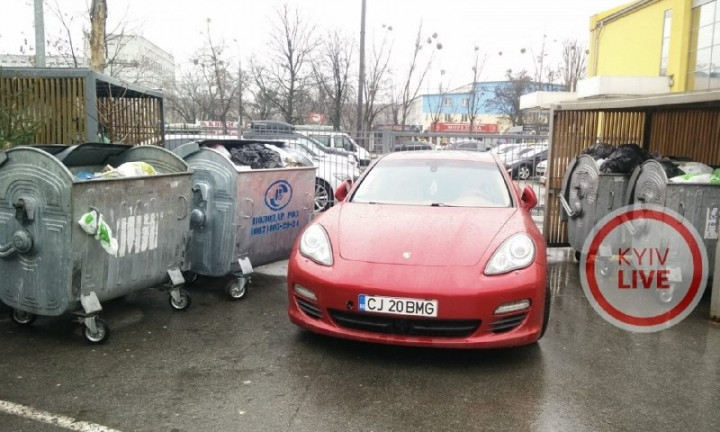 В столице выкинули элитный Рorsche 