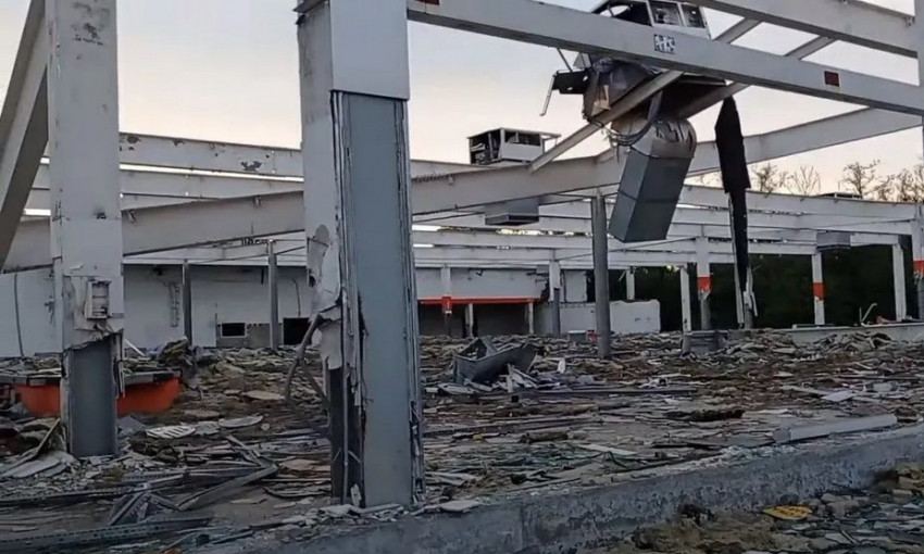 Магазин в оккупированной Горловке разобрали мародеры (ФОТО)