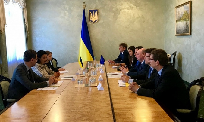 ЕС: Украина может стать транспортным коридором между Европой и Азией