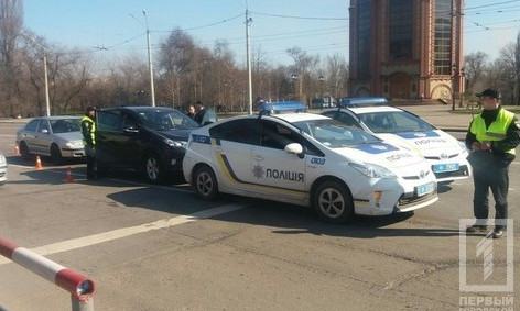 В Кривом Роге пьяная мажорка на внедорожнике устроила гонки с полицейскими