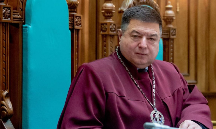 Глава Конституционного суда Украины купил участок в Крыму, оформив сделку по законам РФ (ФОТО)