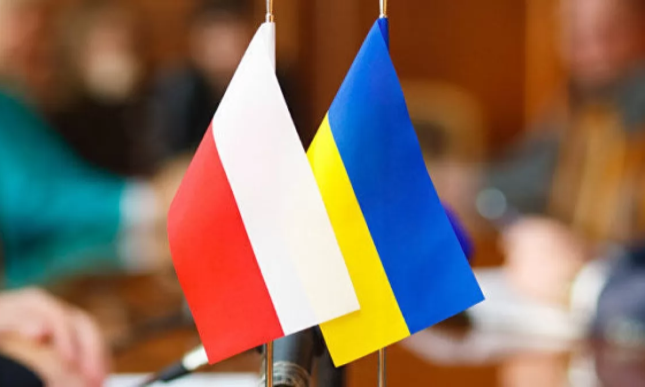 Польша передаст Украине свыше миллиона доз вакцины против коронавируса