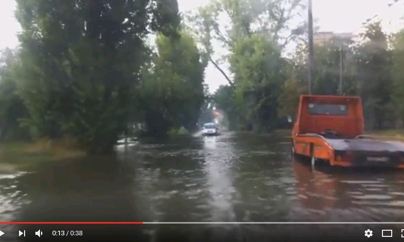 Видеоматериалы вчерашней непогоды в Кривом Роге