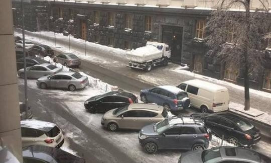 Кабмін перевіряє якість снігу?
