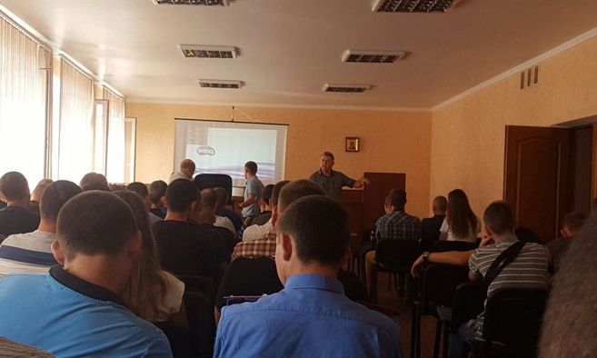 Криворожские полицейские освоили навыки экстремального вождения