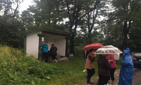 Приехали в гости на Прикарпатье: молния убила сразу трех мужчин