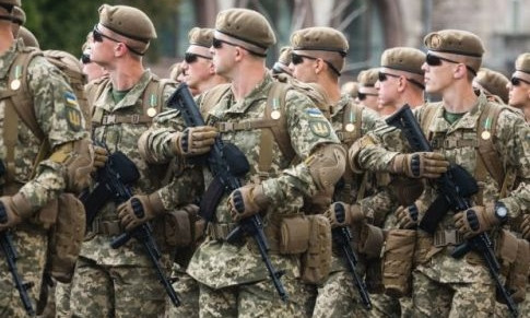 Прапорщиков больше не будет: Зеленский подписал новый закон