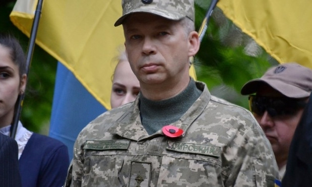 "Не прятался от пуль": Петр Порошенко сменил командующего ООС