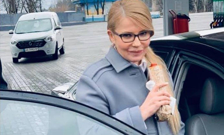 Сосиска в булочке как инструмент пиара: политический креатив обнищал