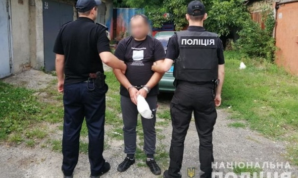 Таксист посадил пассажира на цепь и держал в подвале