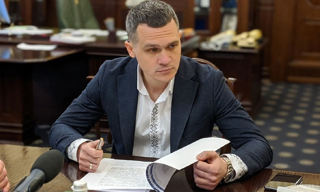 Прикрываясь "дружбой с Зеленским" двое мужчин продавали должность в ОГА за 1 млн. долларов (ФОТО, ВИДЕО)