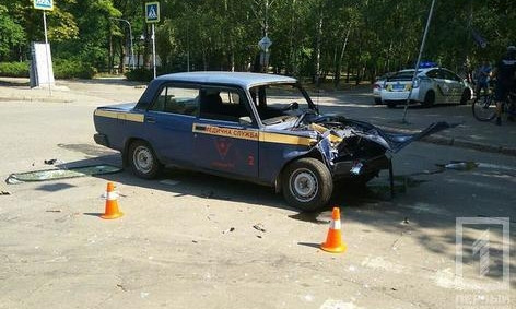 В Кривом Роге внедорожник столкнулся с машиной медпомощи