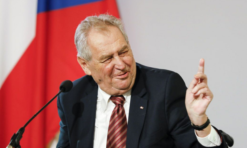 Президент Чехии попал в больницу
