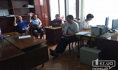 Кто виноват в краже бланков с 42 тысячами подписей из здания горисполкома Кривого Рога?