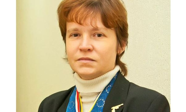 Криворожанка сплела самую большую в мире гердану из бисера