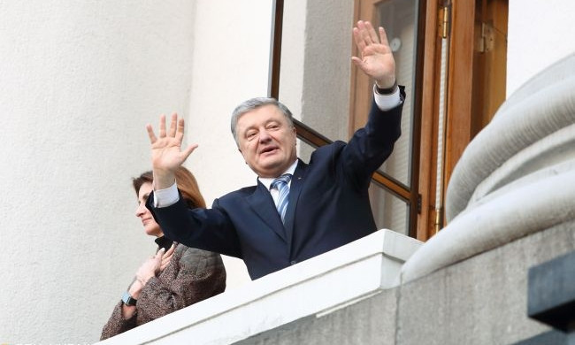 Семейство Порошенко на двух самолетах вылетели из Украины