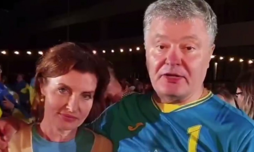 Петра Порошенко сняли в интересном состоянии эйфории во время матча Украины с Англией (ВИДЕО)