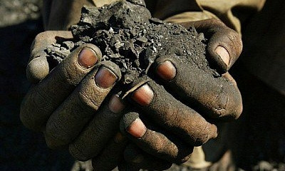 "ЕВРАЗ Сухая Балка" показывает заниженные доходы, чтобы не повышать зарплату горнякам?