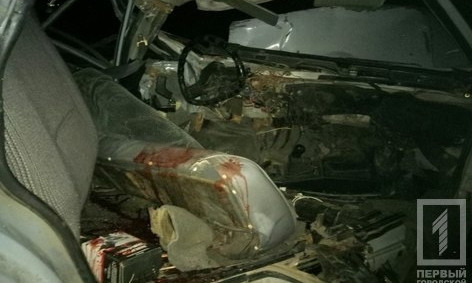 Под Кривым Рогом столкнулись "Москвич" и Land Cruiser: погиб водитель легковушки