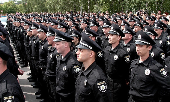 Полицейский беспредел: за предъявленные документы – лицом в кузов