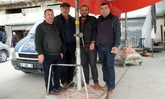 Турка унесло ветром вместе с зонтом, но пострадал от этого совсем другой человек