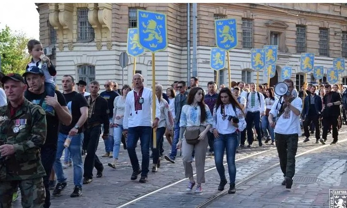 "Проводили и будем проводить", - во Львове отреагировали критику маршей в честь дивизии "Галичина"