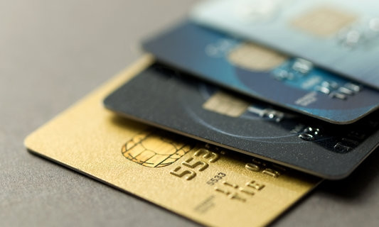 Новые стандарты: с апреля карточки Visa в Украине будут бесконтактными