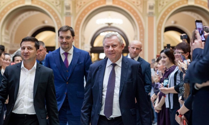 Зеленский на встрече с коллективом НБУ заявил, что выступает за сохранение независимости регулятора