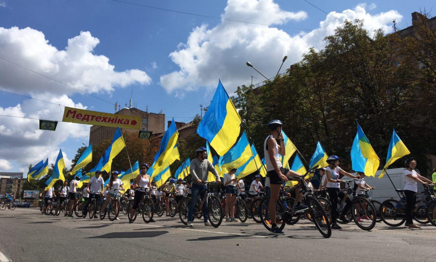 По улицам Кривого Рога  в честь Дня независимости Украины проехались 150 велосипедистов 