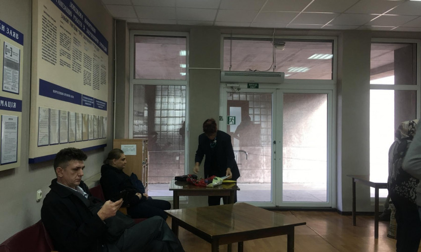 Коммунальщики заставили криворожанку снести гараж ради электроопоры