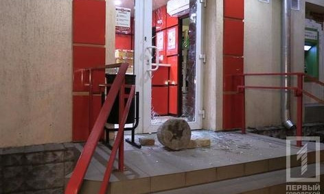 Ночью двое мужчин разгромили пивной магазин в Кривом Роге