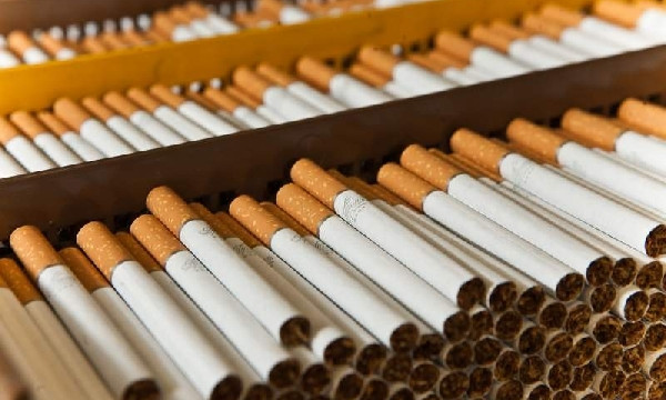 Украинцам могут поднять цены на сигареты