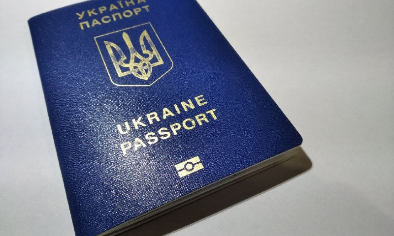 Кабмин не будет продлевать запрет на въезд иностранцев в Украину после 28го сентября