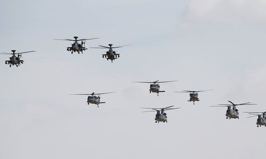 В воздухе столкнулись военные вертолеты: сообщили о потерях