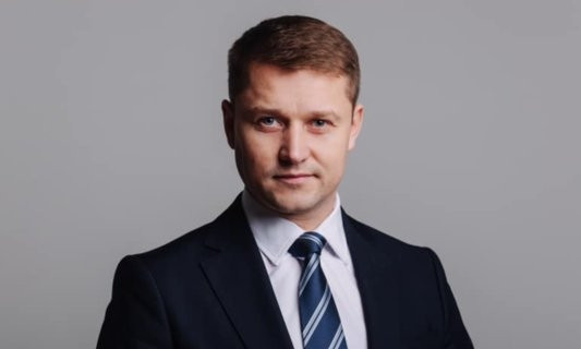В Ровно бездомный юрист обратился к мэру и рассмешил его (ВИДЕО)