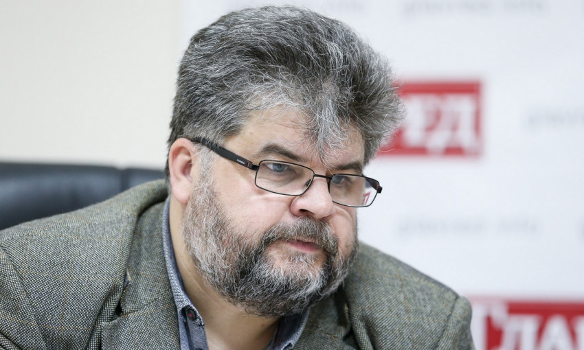 Депутат из "Слуги народа" во время заседания выбирал на сайте женщину для интима