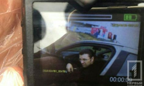 Убийца патрульных в Днепре укрылся в жилом доме. Полиция ведет переговоры