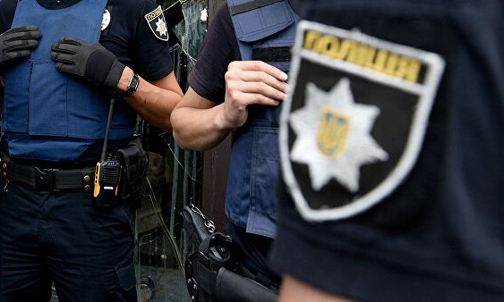 Под Полтавой мужчину полицейские хотели госпитализировать насильно и сломали ему руку (ФОТО)