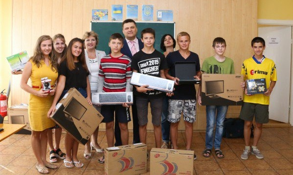 СевГок внедряет компьютерные технологии в школах Саксаганского района 