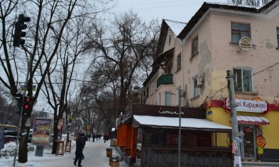 Из-за дырявой крыши квартиры криворожан затапливает водой
