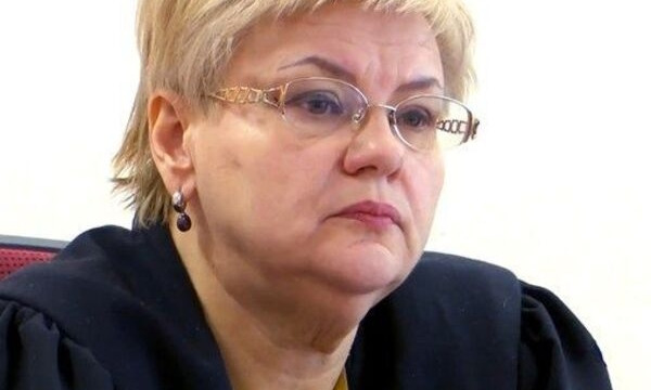 Член Высшего совета правосудия, судья, оправдывалась, что купила 5 квартир в столице, работая "кочегаром и на клубнике"