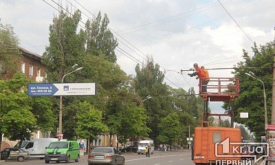 На главном проспекте Кривого Рога "троллейбусная очередь"