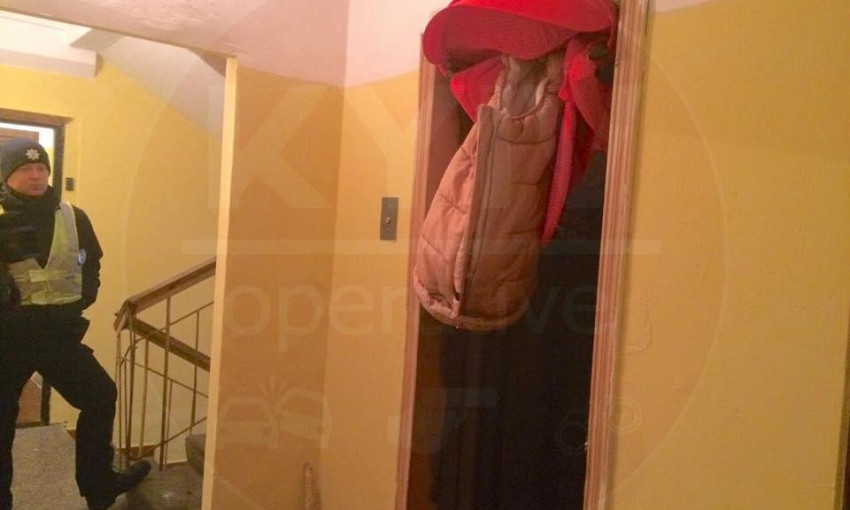 В Киеве лифт расплющил детскую коляску, няня новорожденного в глубоком шоке