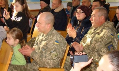 Криворожских бойцов АТО наградили нагрудными знаками Главнокомандующего ВСУ